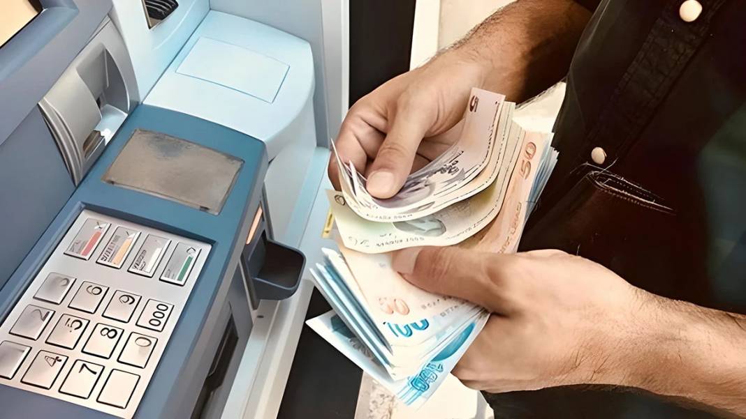 Kabine toplanıyor! İşte masadaki emekliler için bayram ikramiyesi zam formülleri 5